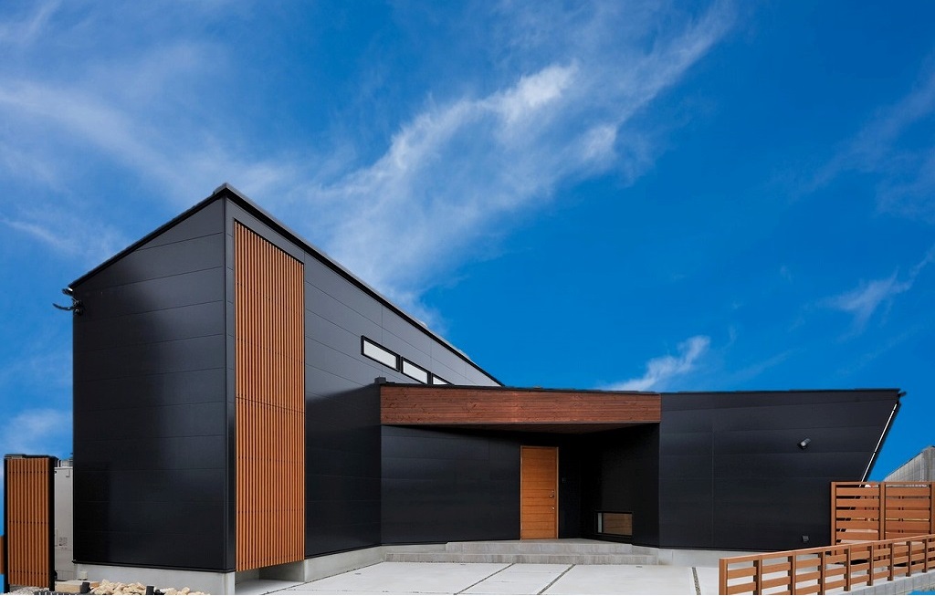 中津市東浜モデルハウス　挑む家 「変形地の特徴を活かした開放的な家」