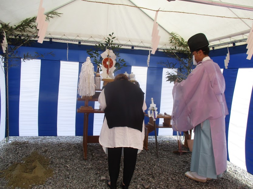 明日は地鎮祭です