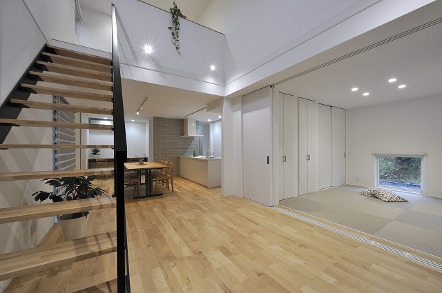 家族の繋がりを感じる二階建て